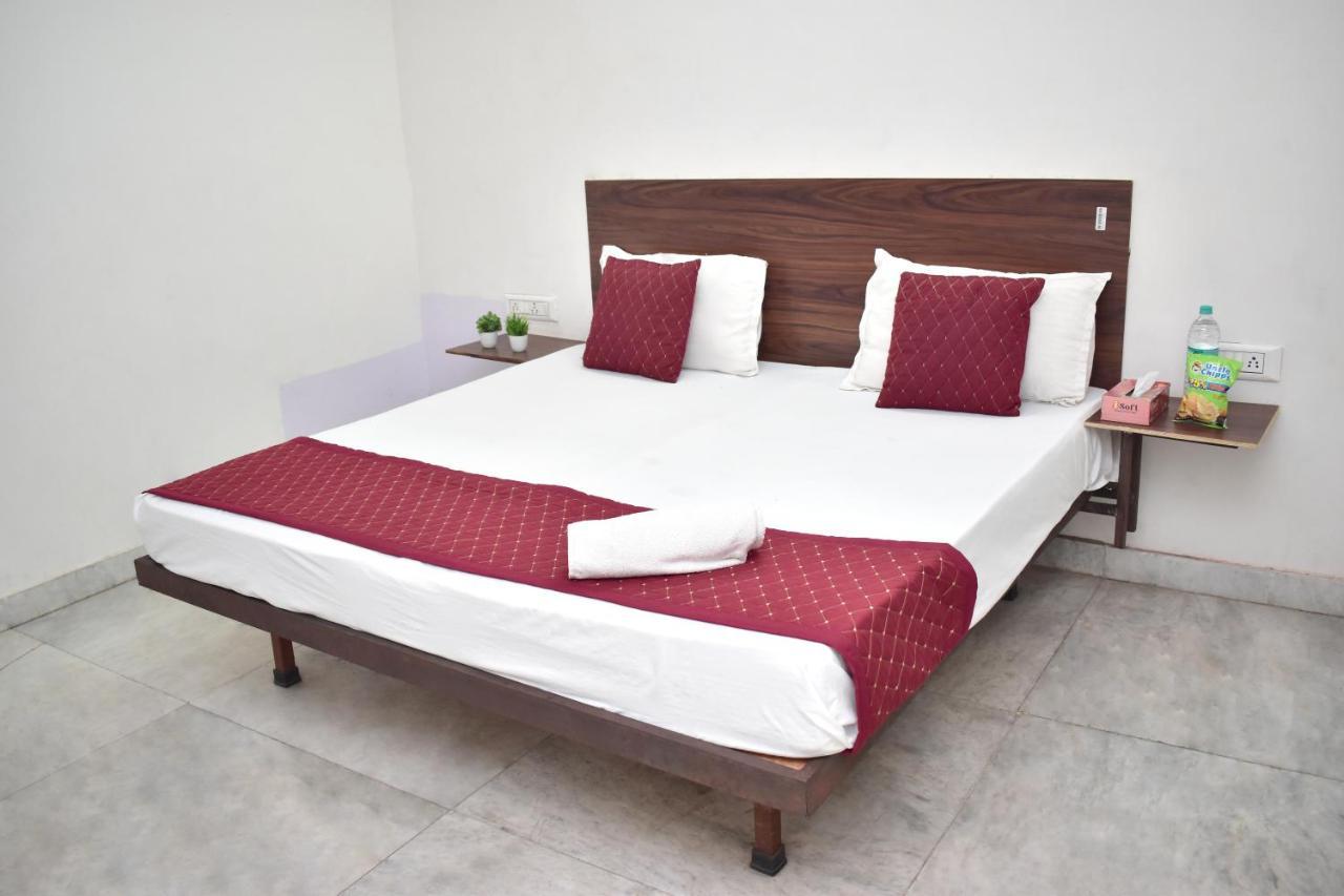 Hotel Dream Inn Anand Vihar Couple Friendly Near Railway Station New Delhi Buitenkant foto